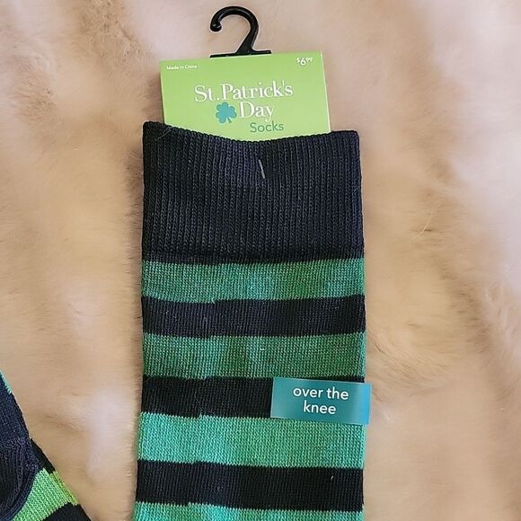 ST. PATRICK'S DAY OVER-THE-KNEE GREEN AND BLACK STRIPED SOCKS - NEW WITH TAGS! - Picture 3 of 8